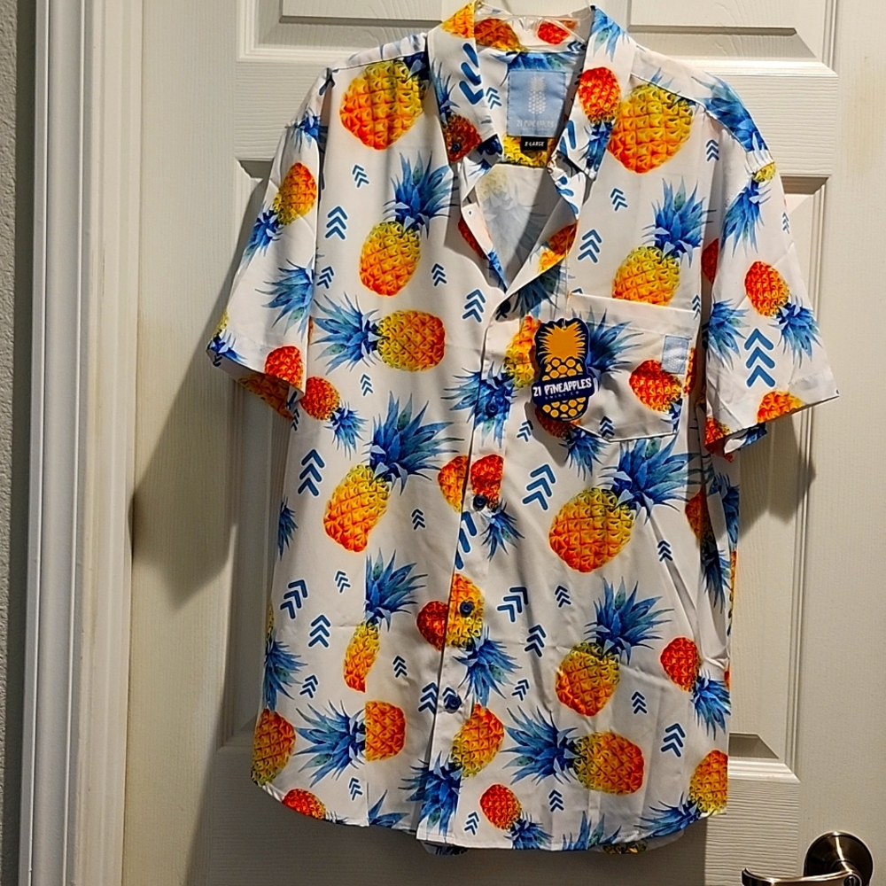 21 Pineapples shirt.  New with tags.  Xl